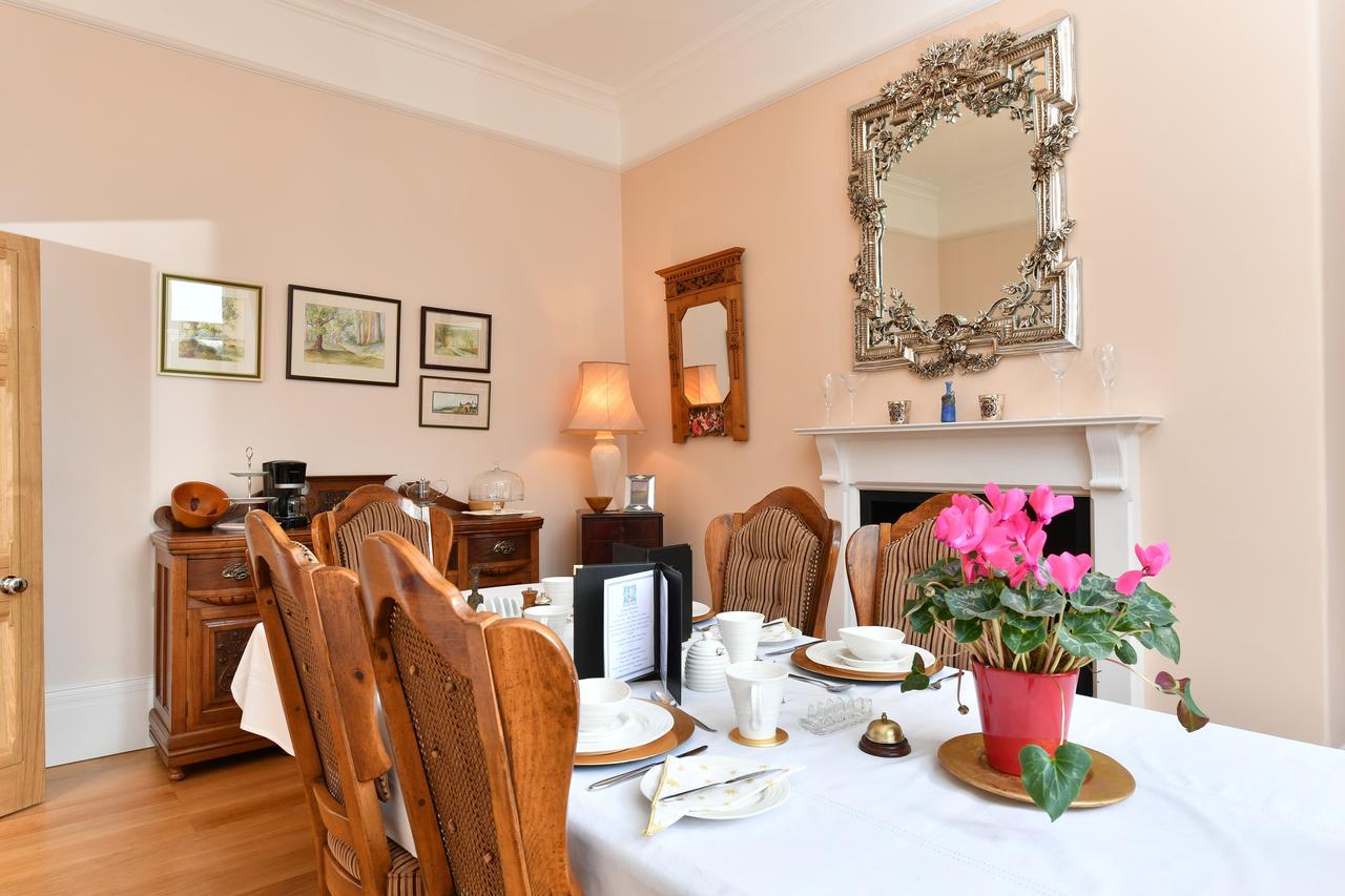 Heritage Bed And Breakfast Calne Bagian luar foto