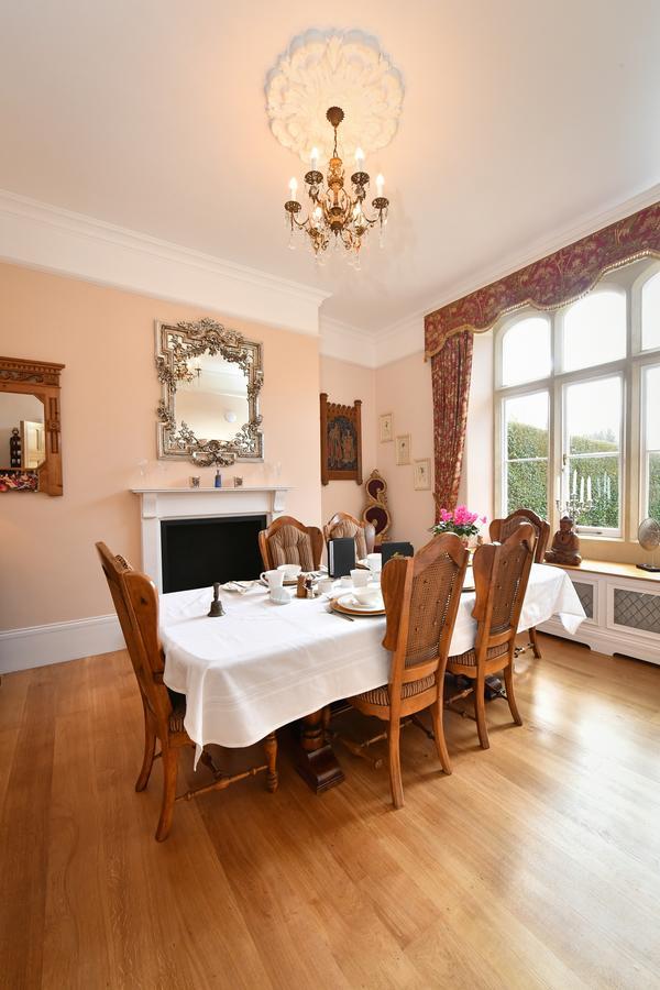 Heritage Bed And Breakfast Calne Bagian luar foto