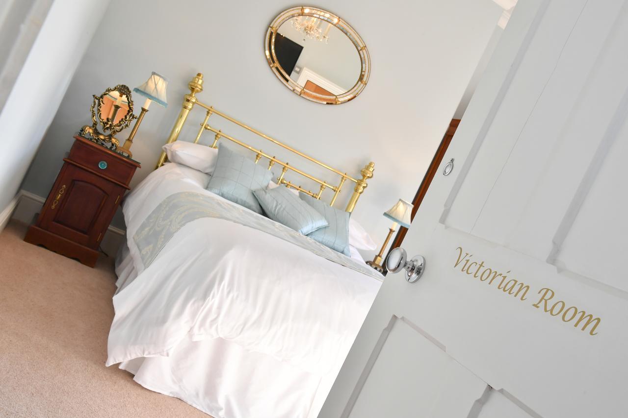 Heritage Bed And Breakfast Calne Bagian luar foto